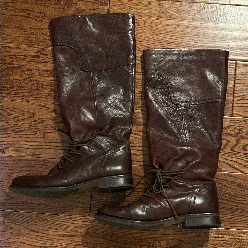 Unique Brown Leather Knee-High B Makowski Boots